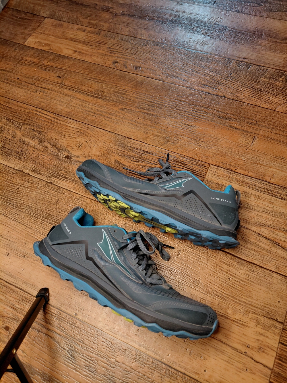 Altra 9.5 Men's Trail Shoes in Gray with Teal Accents Loan Peak 5, Wide Toe Box - Picture 12 of 15